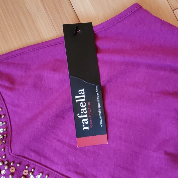 sleeveless embellished top - Picture 5 of 10